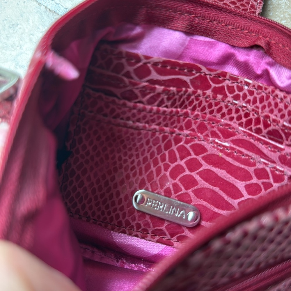 Perlina New York Reptile Embossed Red Leather Wristlet Clutch Wallet Zip & Slip - Picture 6 of 10